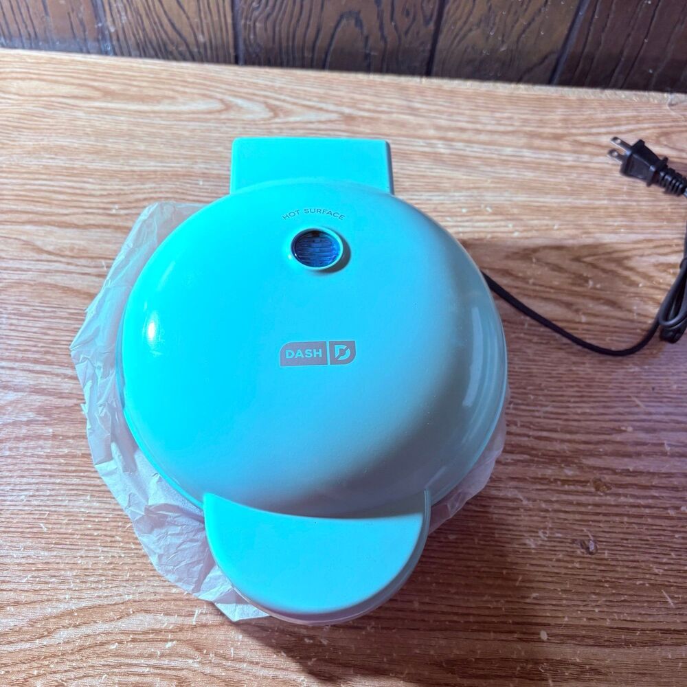 Dash Mini Donut Maker Machine W/ Non-Stick Surface, Makes 7 Doughnuts Teal